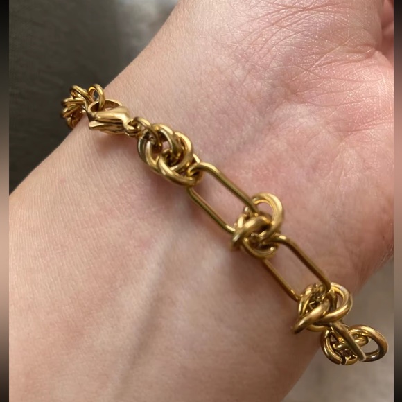 Gold Stainless Steel 18K Gold Knot Jewelry Set - Picture 6 of 13